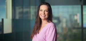 Andressa Lamana, diretora de Pessoas & Digital da CBA, em entrevista sobre ESG, IA e reputação corporativa